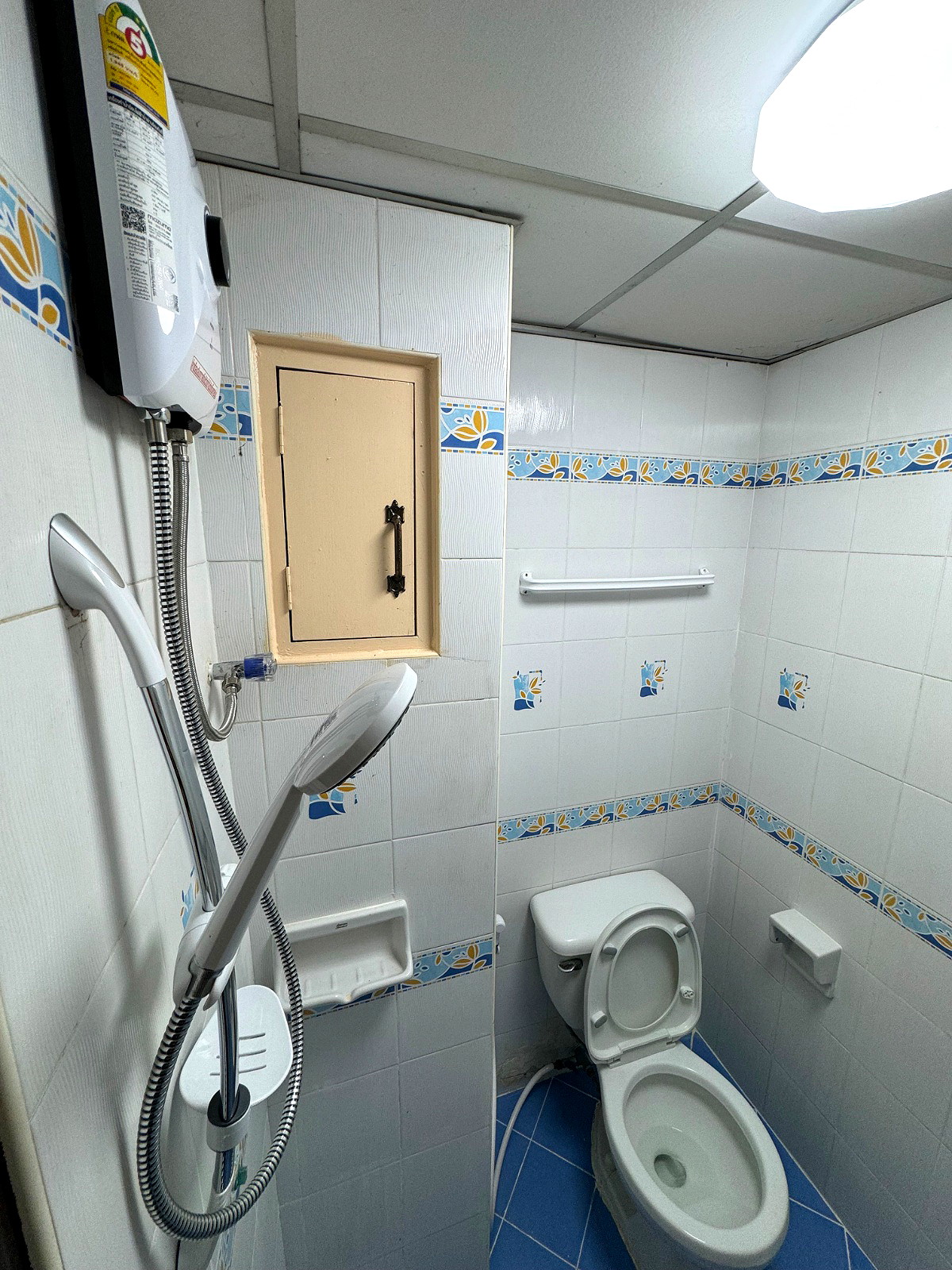 Pictures of J&J Mansion 19/25