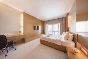 Condo · Khlong Toei, bangkok — photo 2