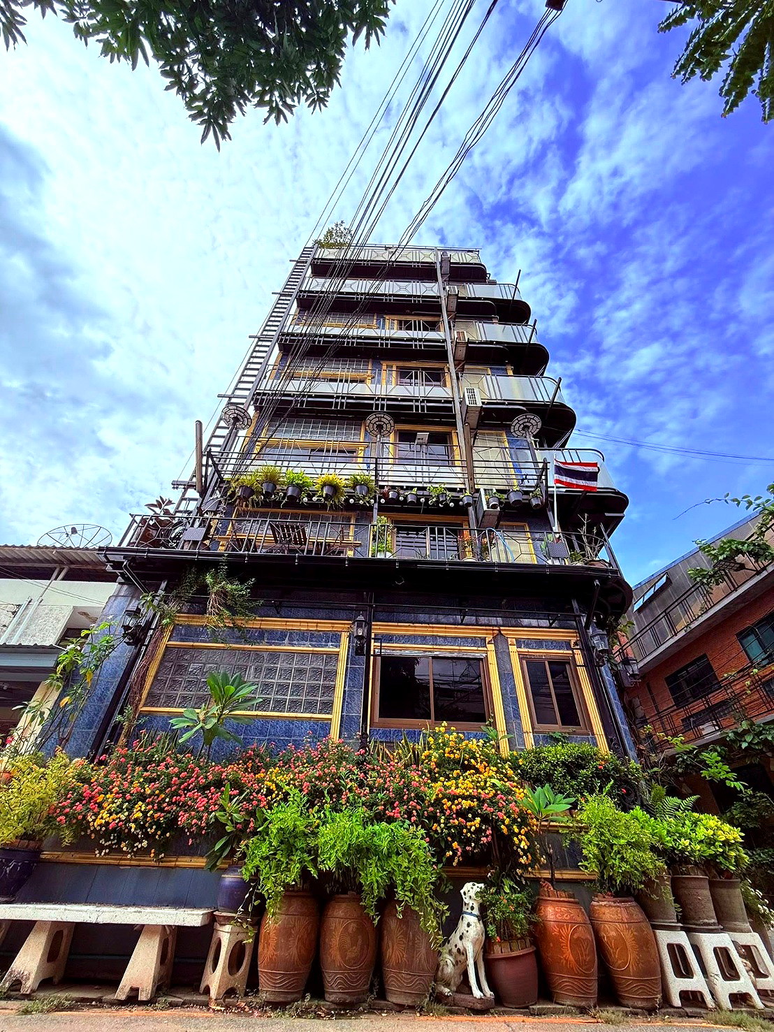 Pictures of Sixteen-Fifty Residence 3/17