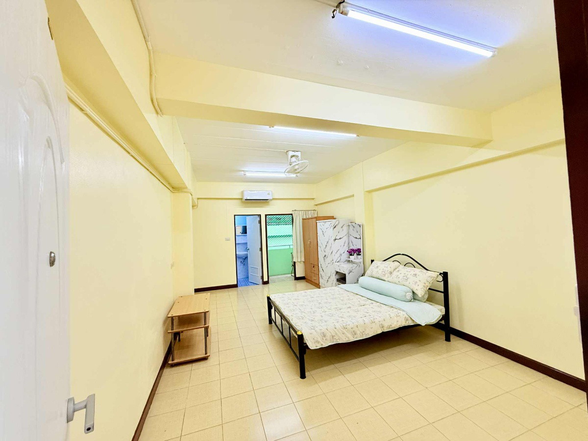 Condo · Mueang Chon Buri, chon_buri — photo 2