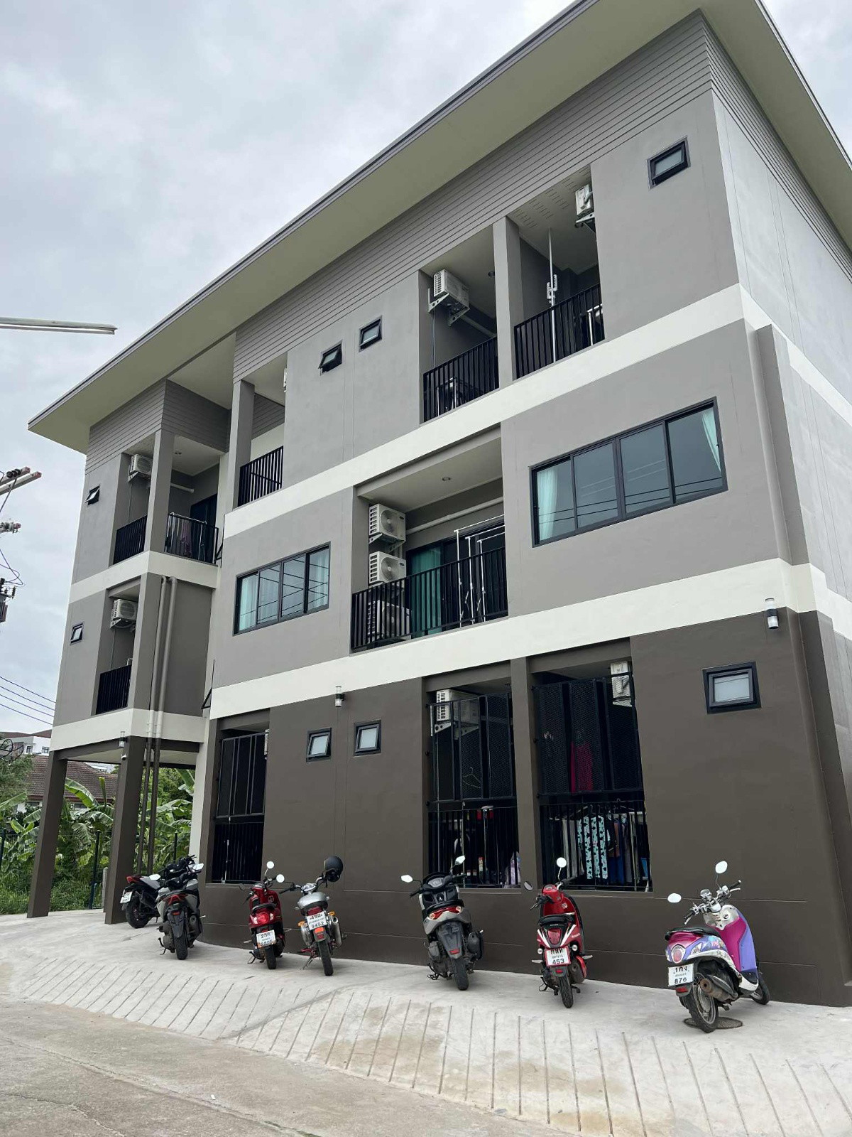 Condo — photo 1