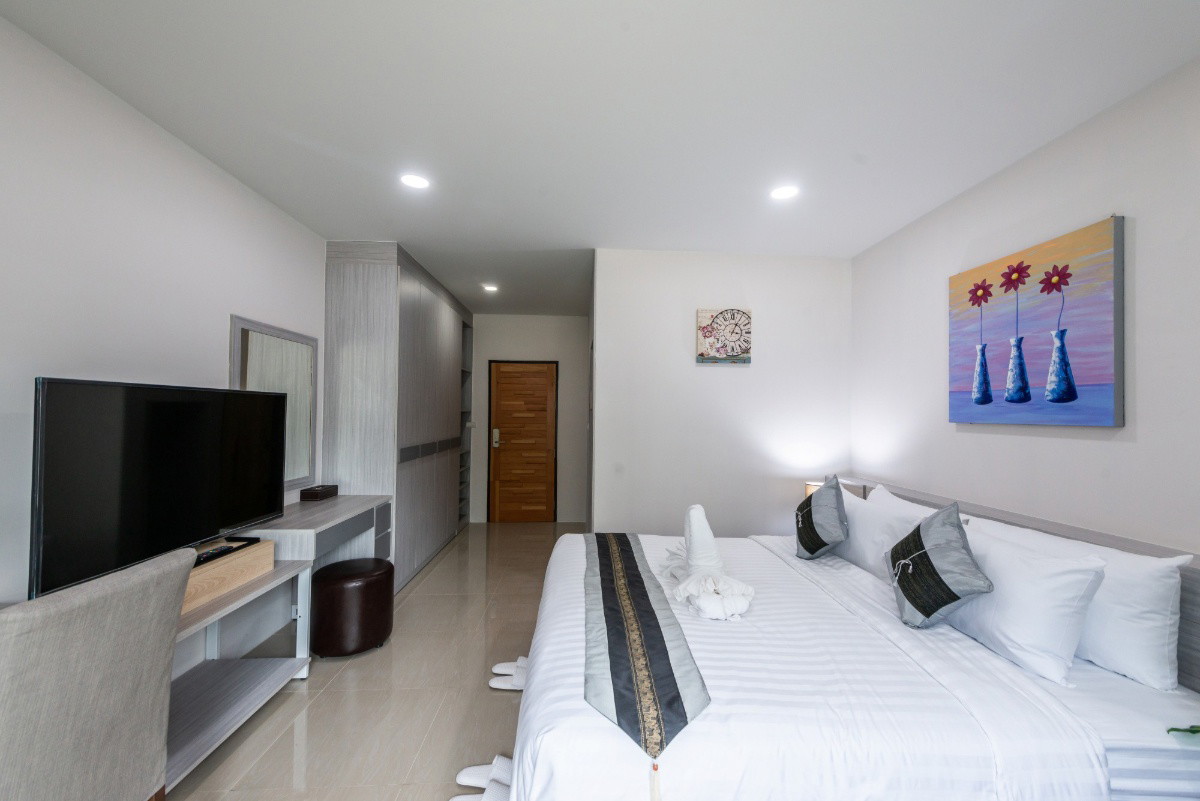 Condo — photo 3