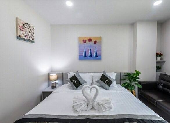 Condo — photo 1