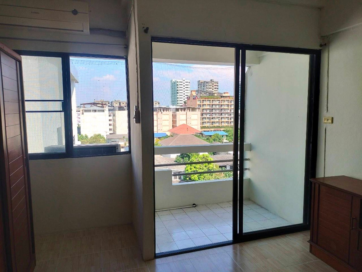 Pictures of Ram44 Residence 10/18