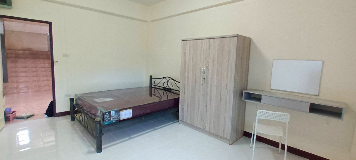 Pictures of V home Apartment  65/66