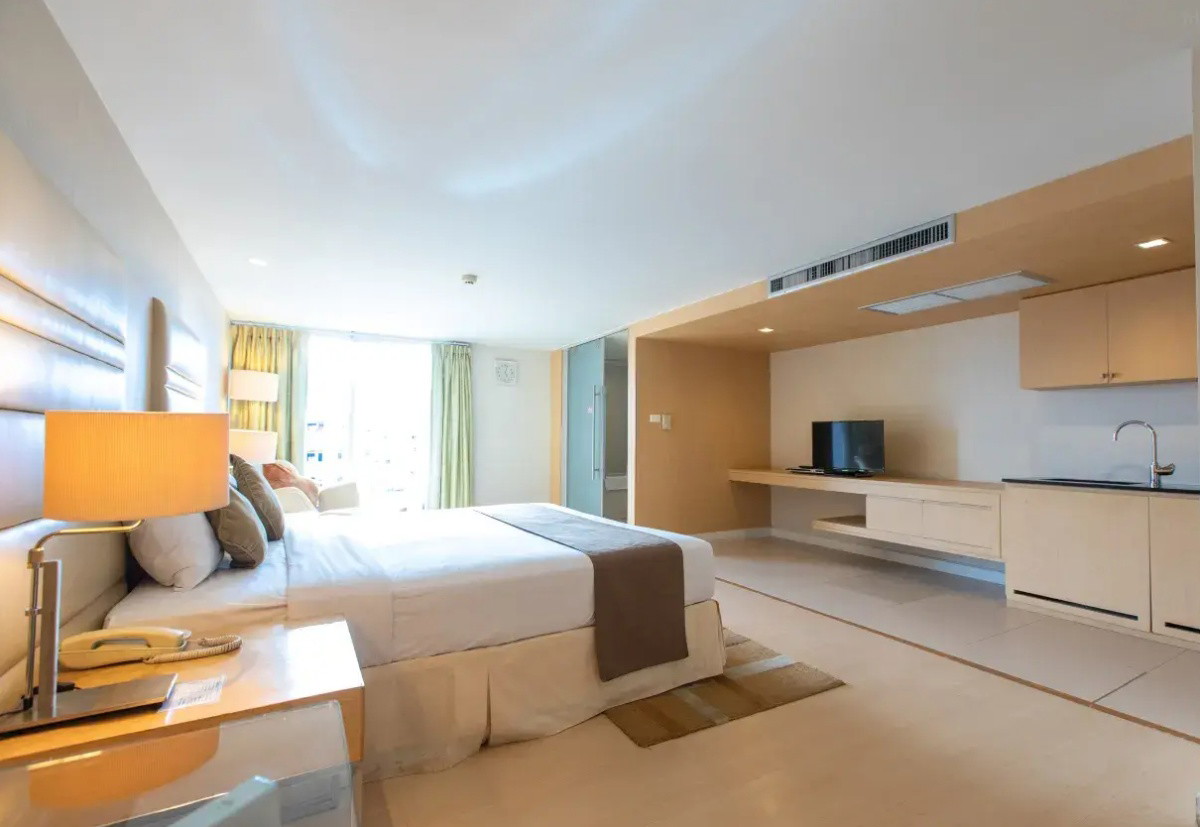Condo · Sathon, bangkok — photo 5