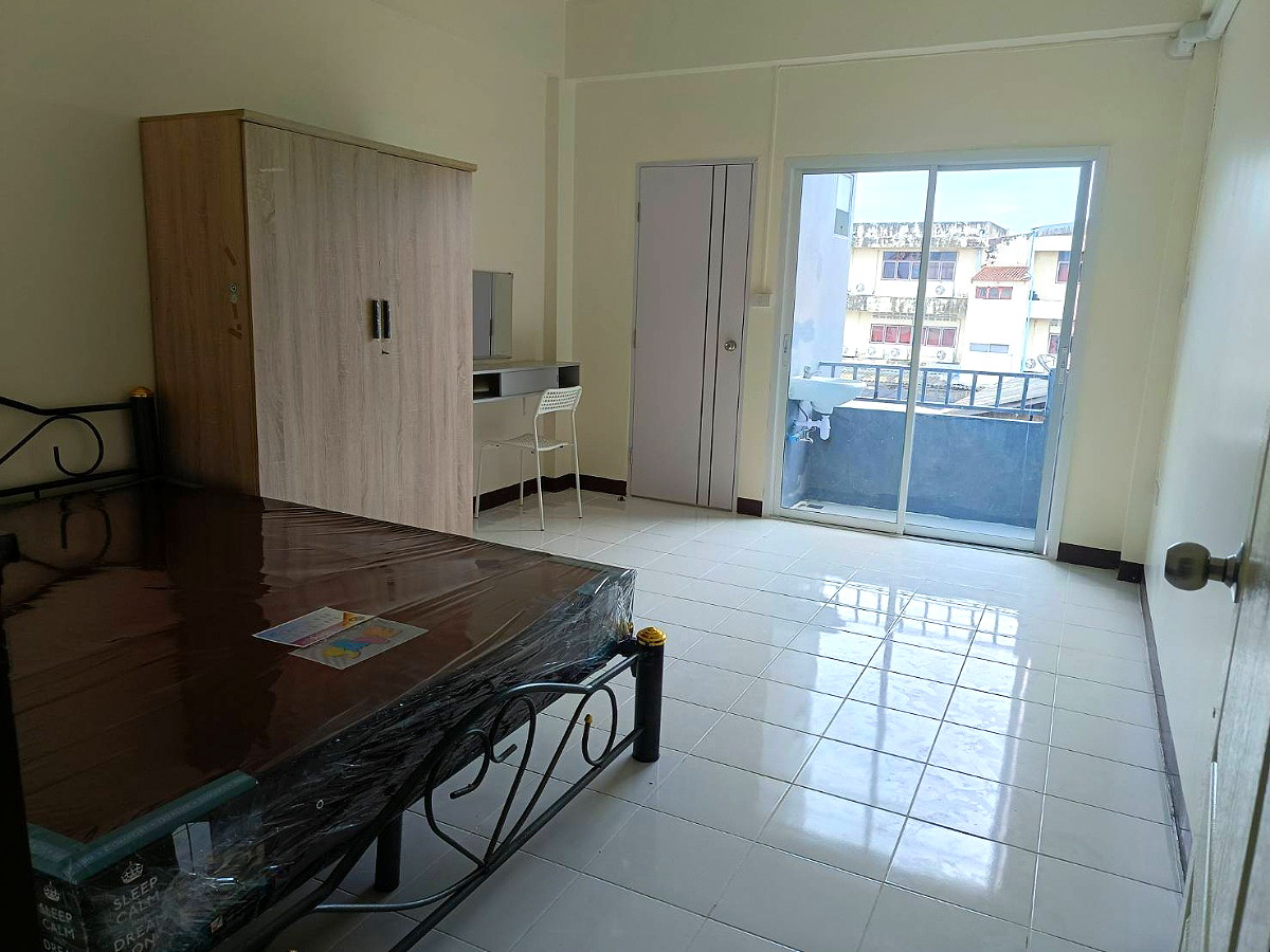 Pictures of V home Apartment  57/66
