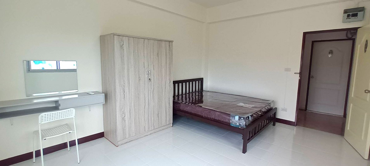 Pictures of V home Apartment  62/66