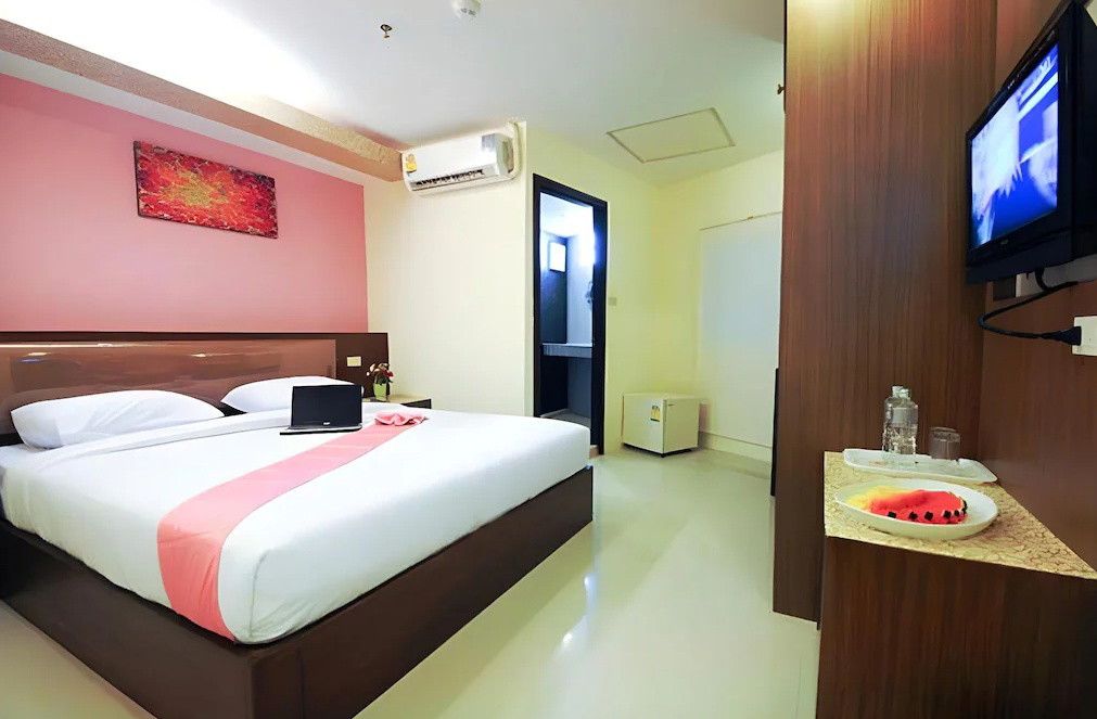 Condo · Khlong Toei, bangkok — photo 3