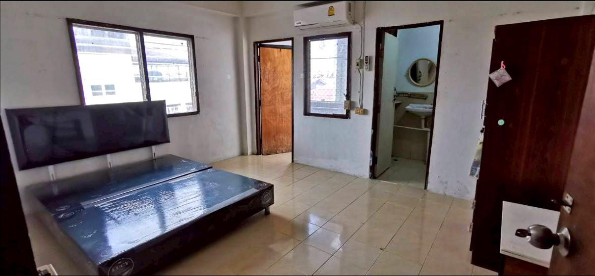 Pictures of Sathanee Apartment 2/16
