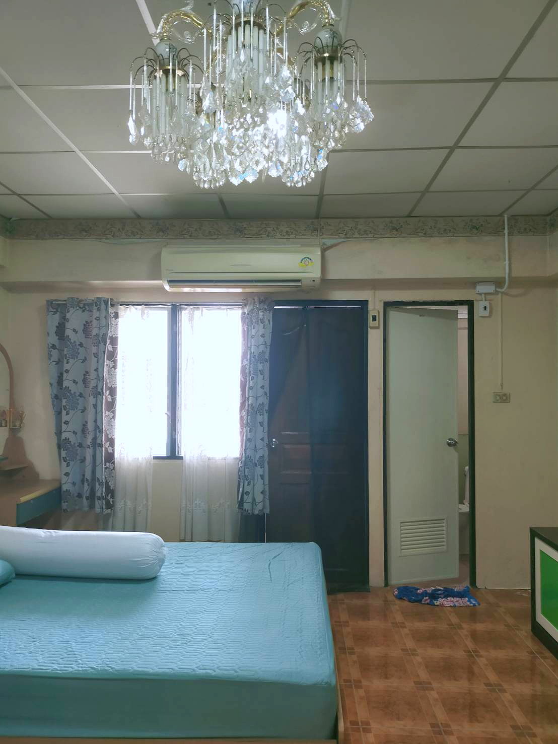 Pictures of Pattharasorn condo 11/19