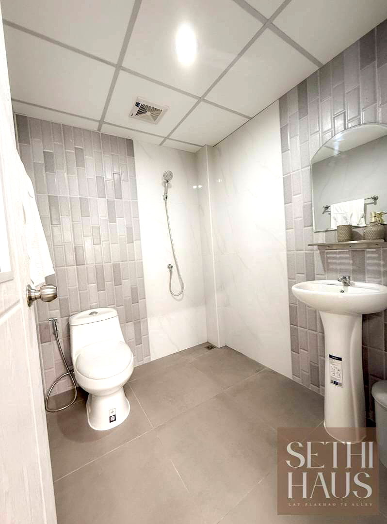 Pictures of SETHI HAUS 29/29