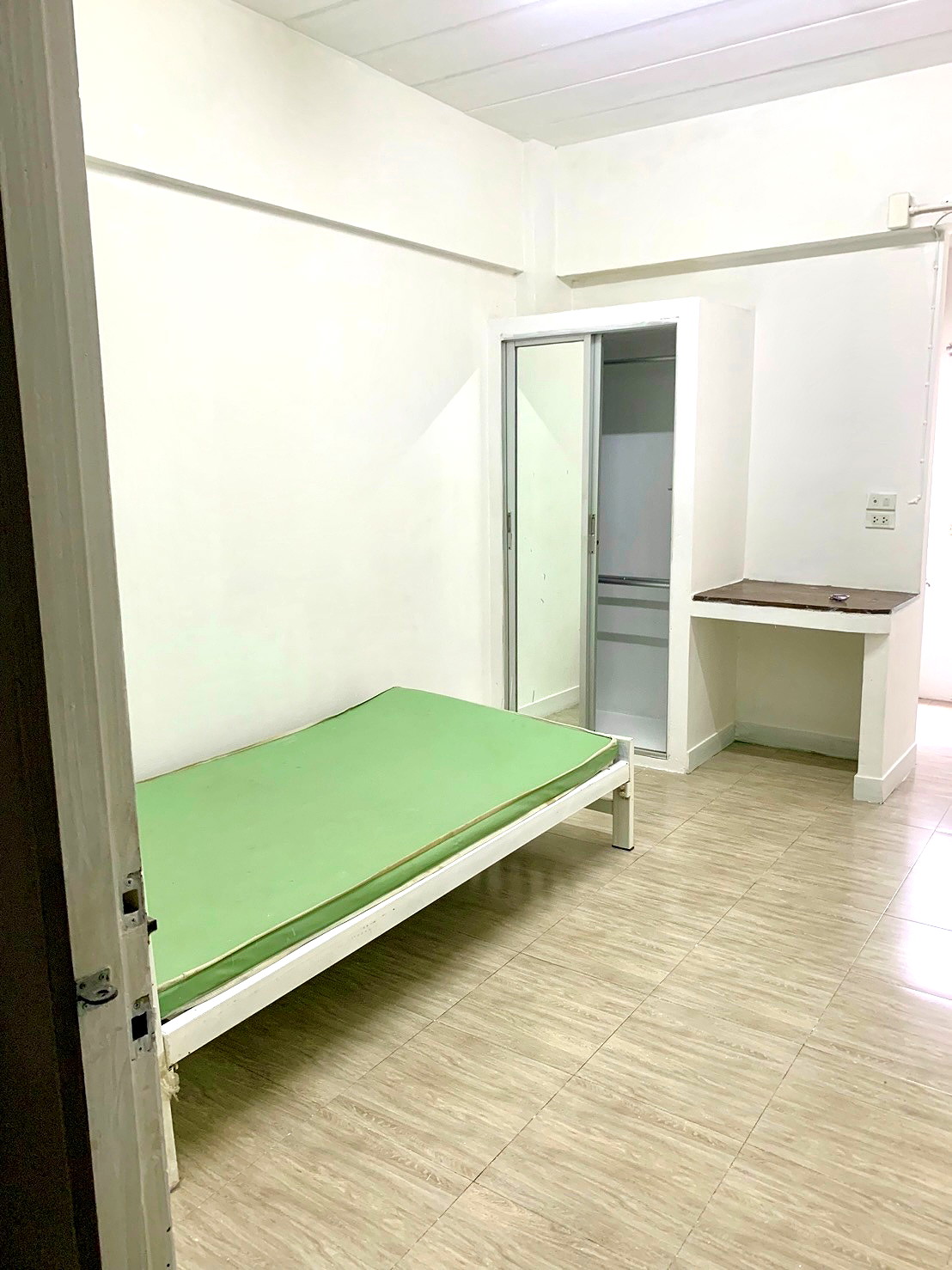 รูปภาพ หอพักตึกน้ำเงิน ใกล้ ราชภัฏบ้านสมเด็จ เดินเท้า 6 นาที  ราคา 3300-4300 จ้าาา | อพาร์ทเม้นท์ หอพัก ที่พัก ห้องพัก - รูปที่ 13/17