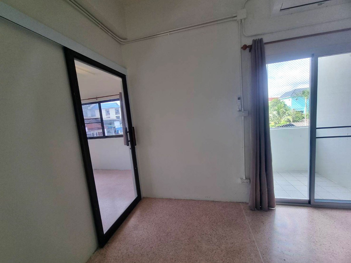 Pictures of Ban Tonkhao Apartment 13/35