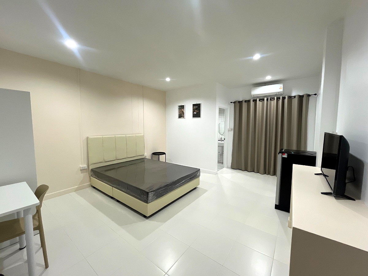 Pictures of Resting Vibes 1/4