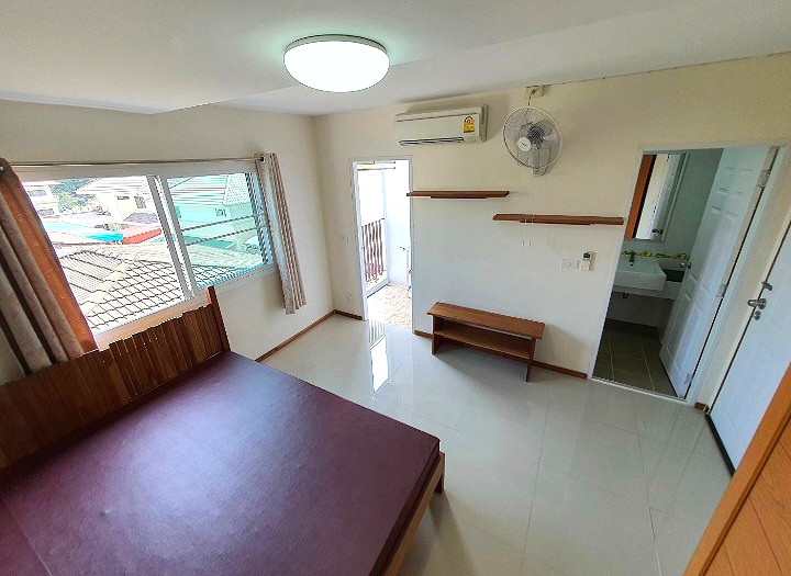 Pictures of NC Residence  21/55