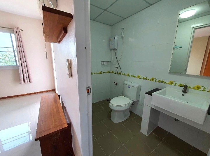 Pictures of NC Residence  22/55