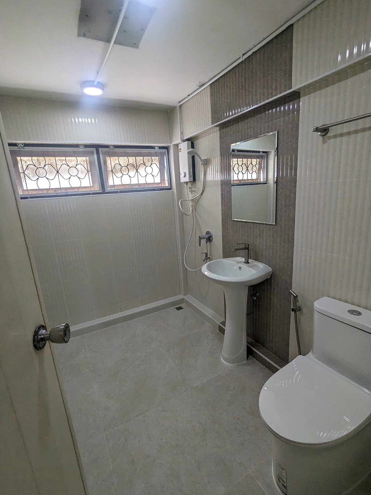 Pictures of Tippawan 38 2/2