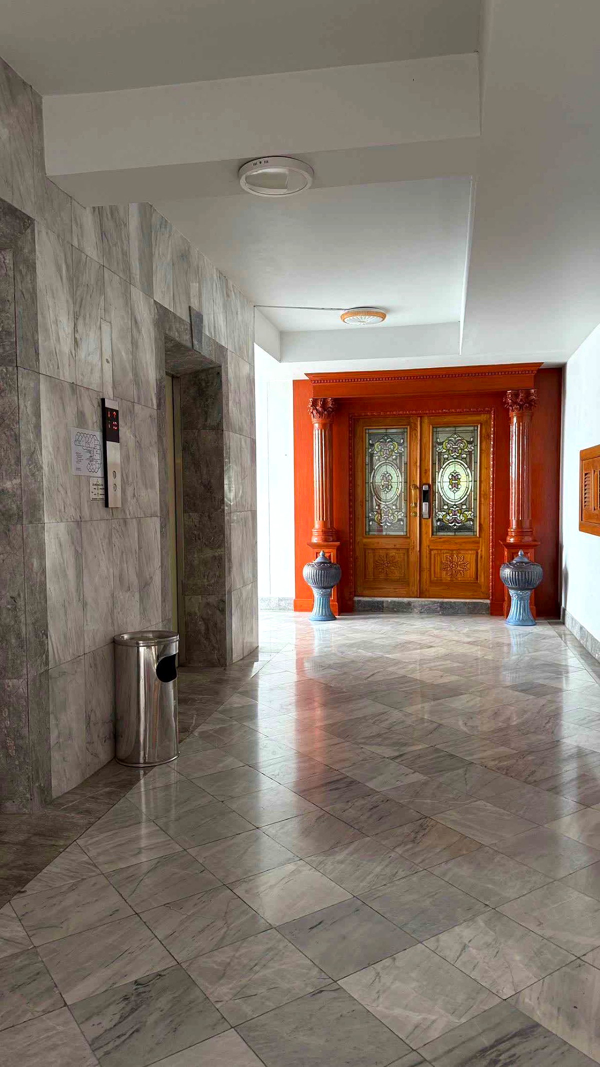 Pictures of  Silver Beach Condominium Luxury 2-Bedroom 2-Bathroom Seaview Condo 6/9