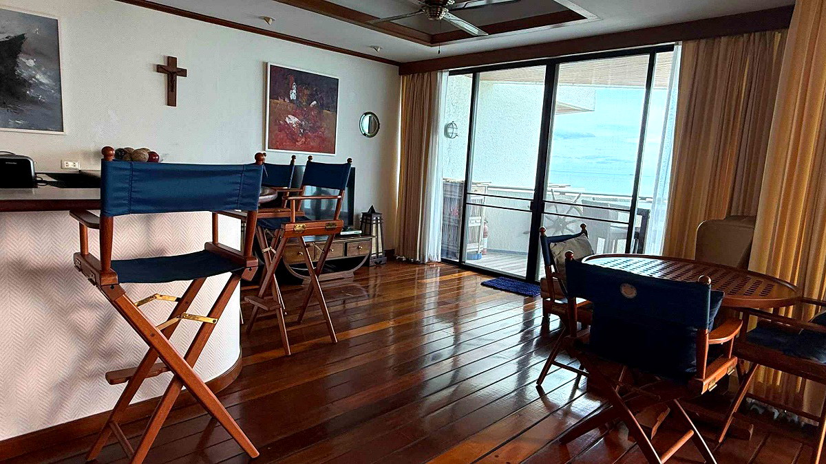 Pictures of Luxury 2-Bedroom, 2-Bathroom Seaview Condo  Nautical Cabin Style Garden Cliff Condominium 1 7/13