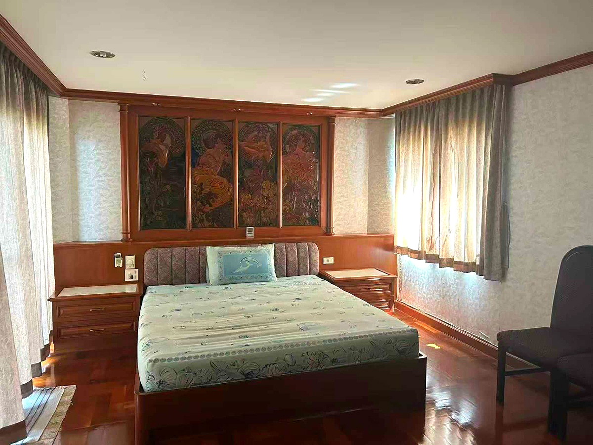 Pictures of  Silver Beach Condominium Luxury 2-Bedroom 2-Bathroom Seaview Condo 2/9
