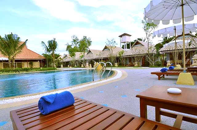Pictures of Ongsantiphap Villa Resort 11/17