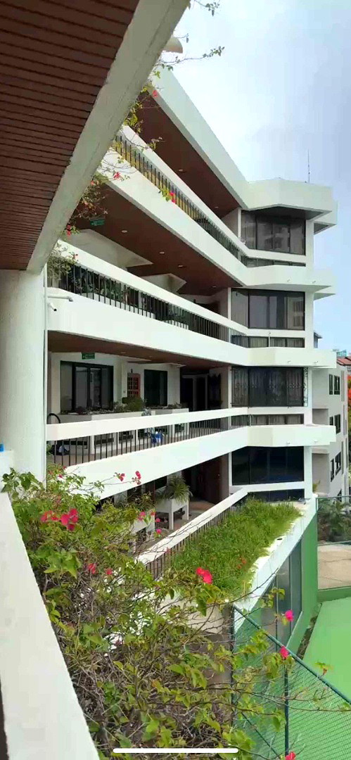 Pictures of Luxury 2-Bedroom, 2-Bathroom Seaview Condo  Nautical Cabin Style Garden Cliff Condominium 1 3/13