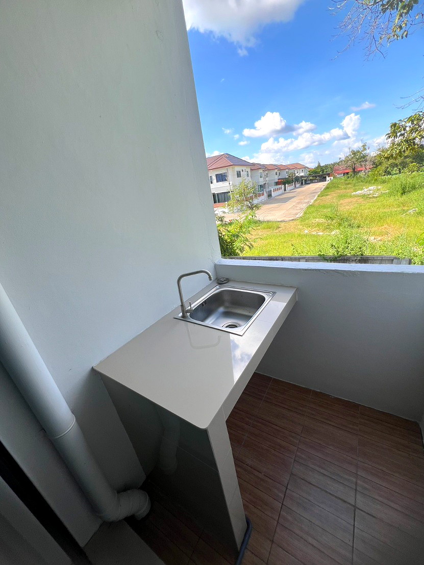 Pictures of The House 101 23/45