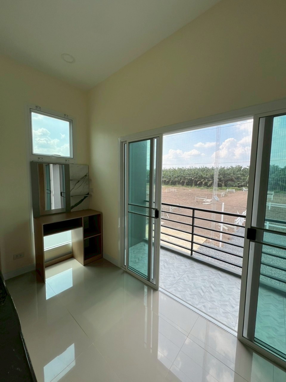 Condo — photo 4