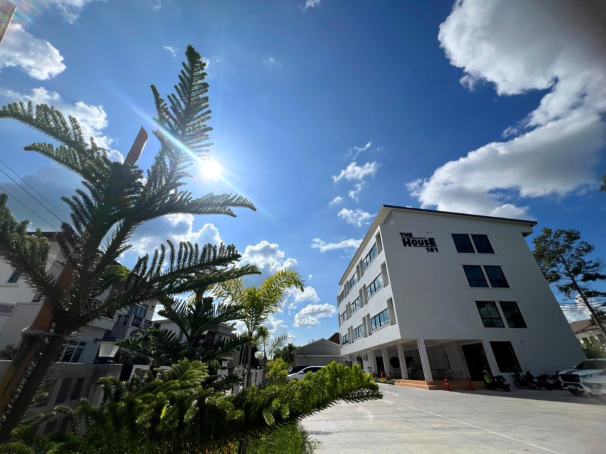 Pictures of The House 101 2/45