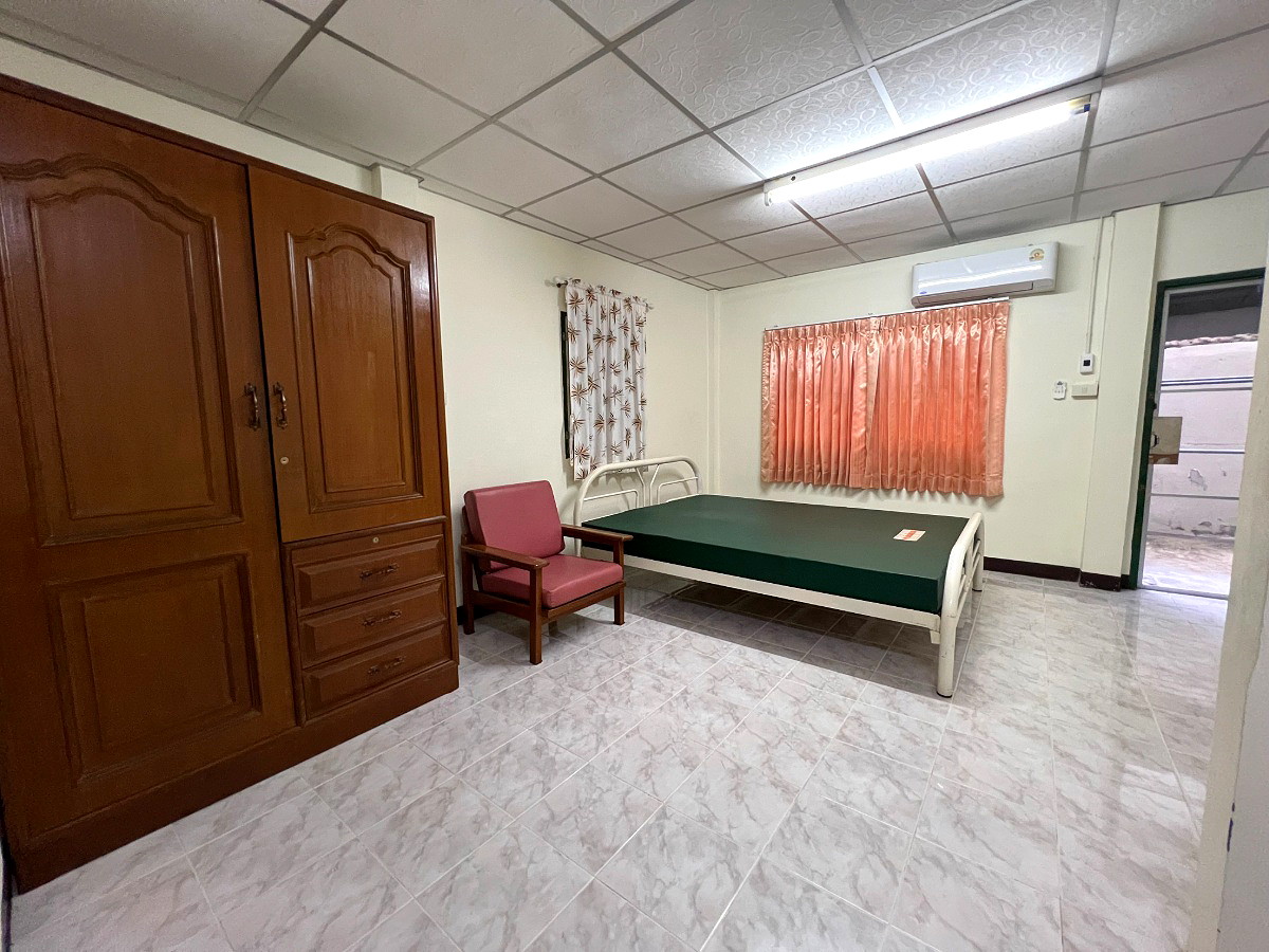 รูปภาพ หอพักศิริเพ็ญ B ท่าพระ (อยู่ในซอยเพชรเกษม16) (ใกล้ MRTท่าพระ เดินประมาณ7นาที) | อพาร์ทเม้นท์ หอพัก ที่พัก ห้องพัก - รูปที่ 3/9