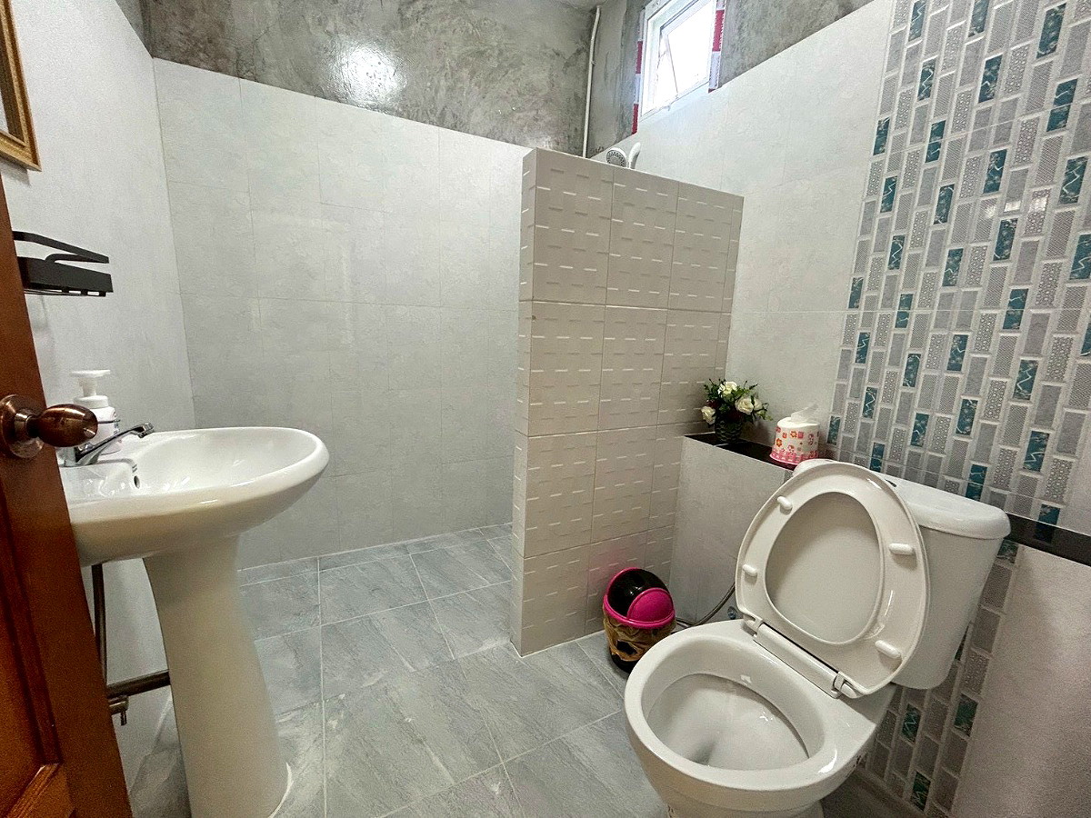 Pictures of RimThan  4/12