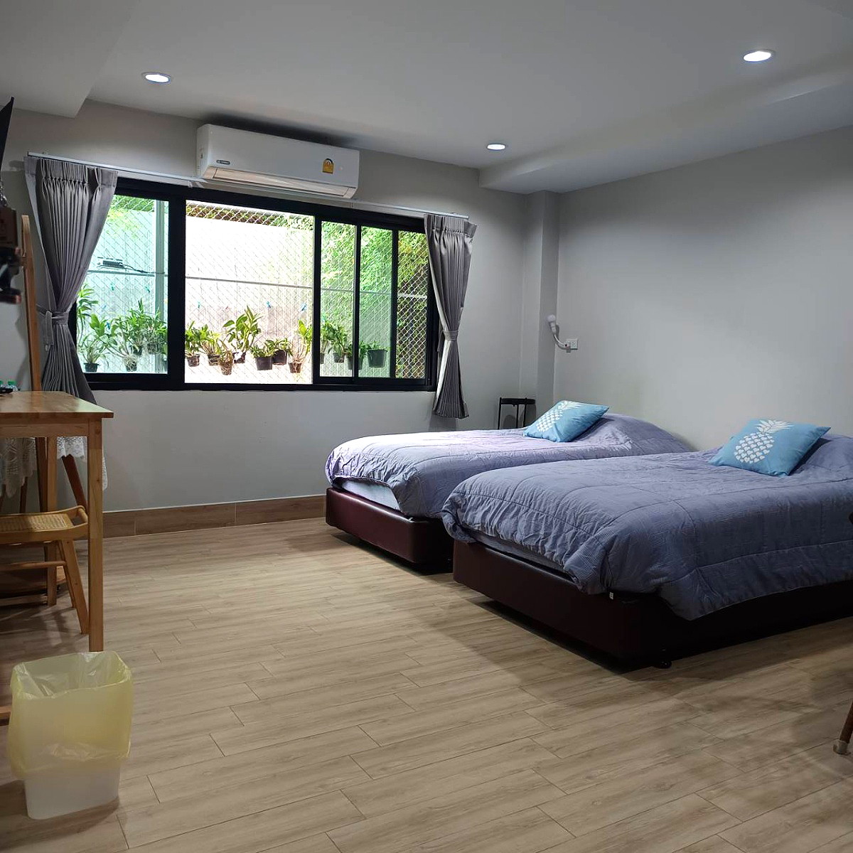 Pictures of Elderly Care Home 4/13