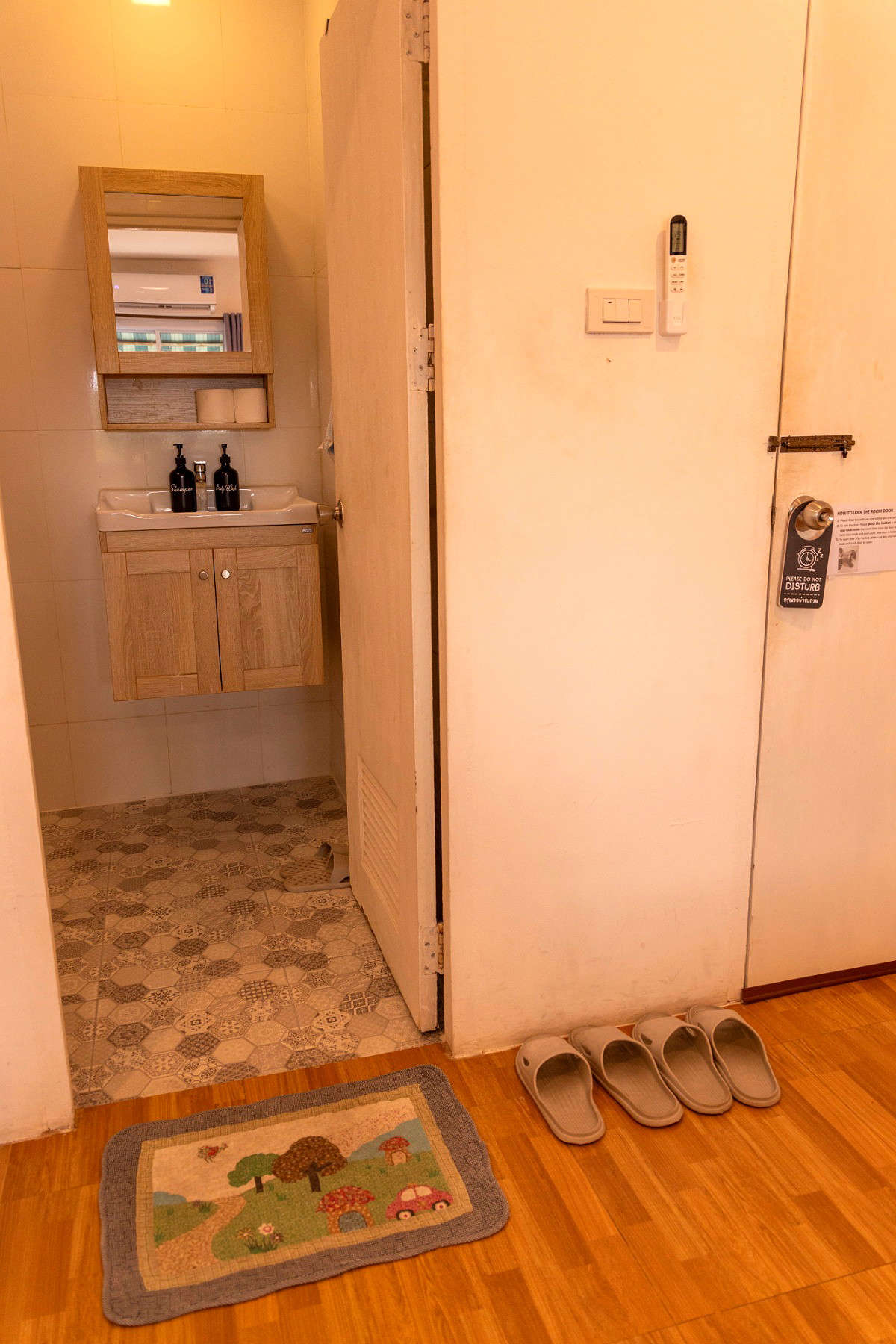 Pictures of Service apartment 1 km to Nimman 800 m. to old town 20/72