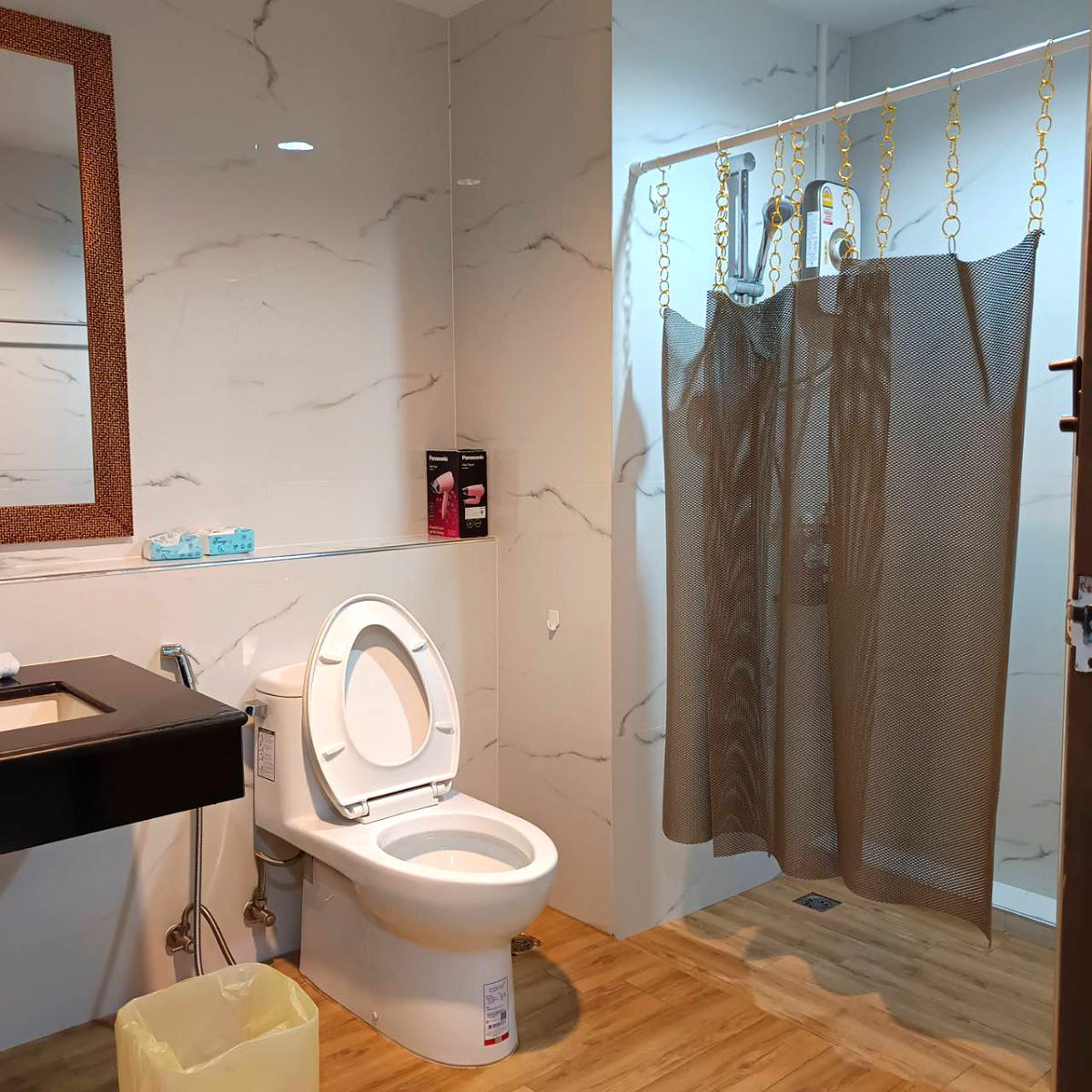 Pictures of Elderly Care Home 9/13
