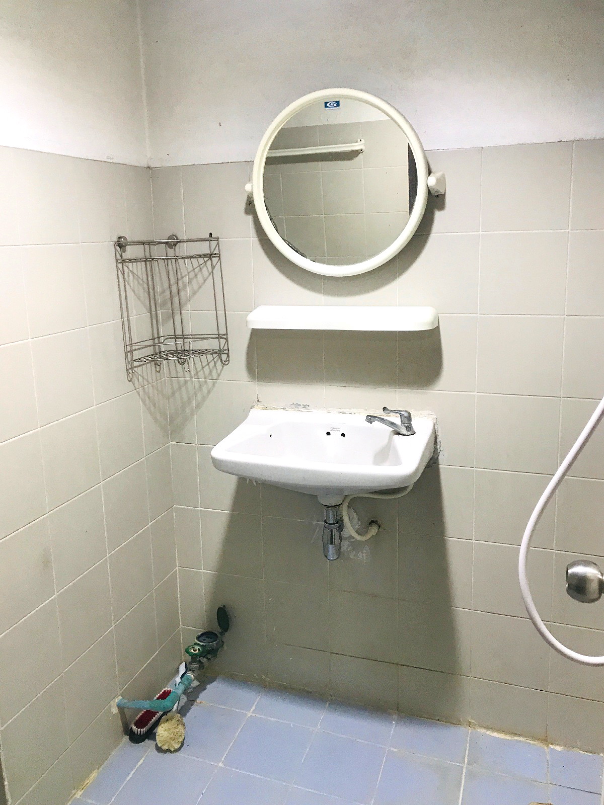 Pictures of Eakthanee Condo 2/5