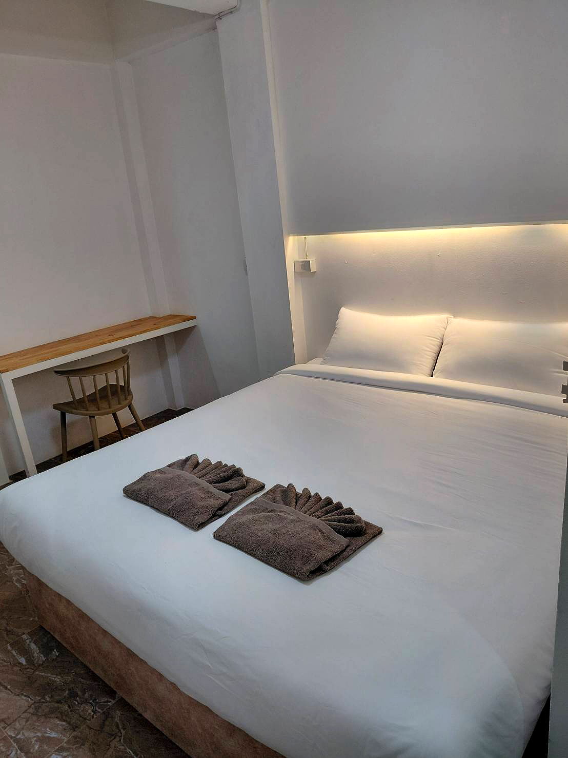 Pictures of IS AM ARE พยอม2 11/12