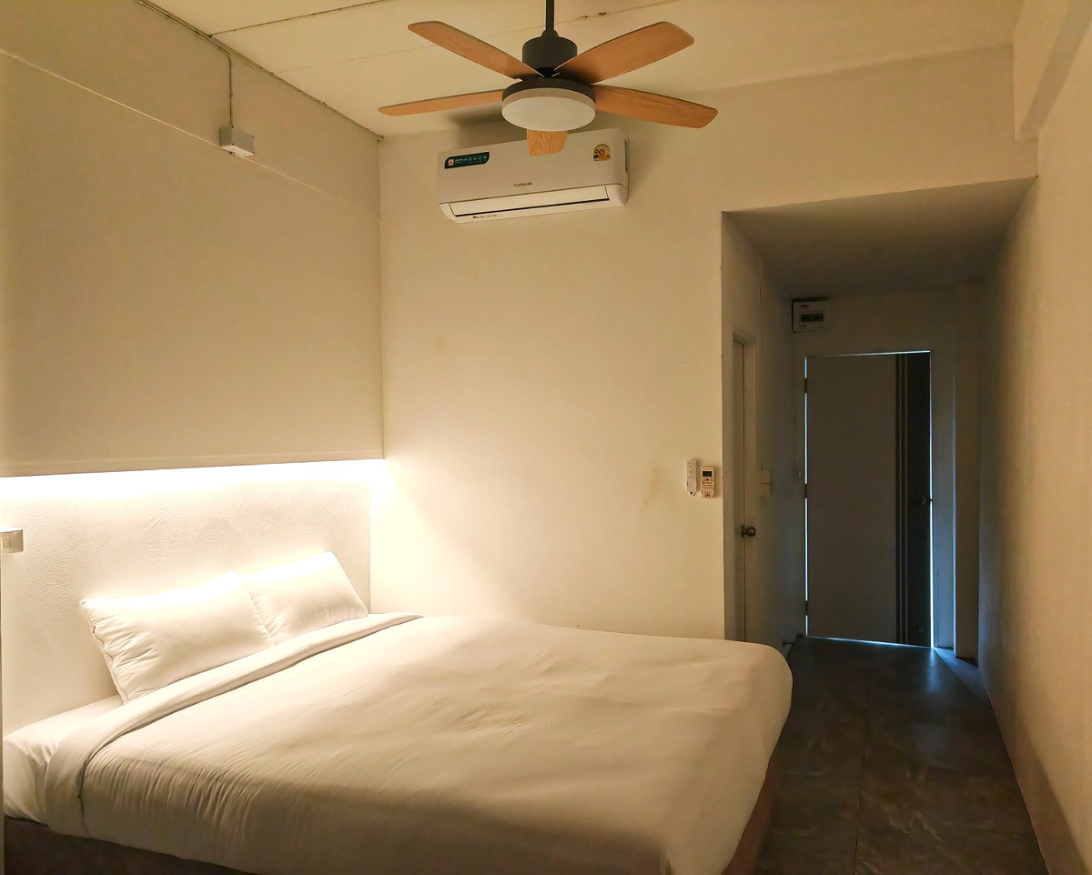 Pictures of IS AM ARE พยอม2 4/12