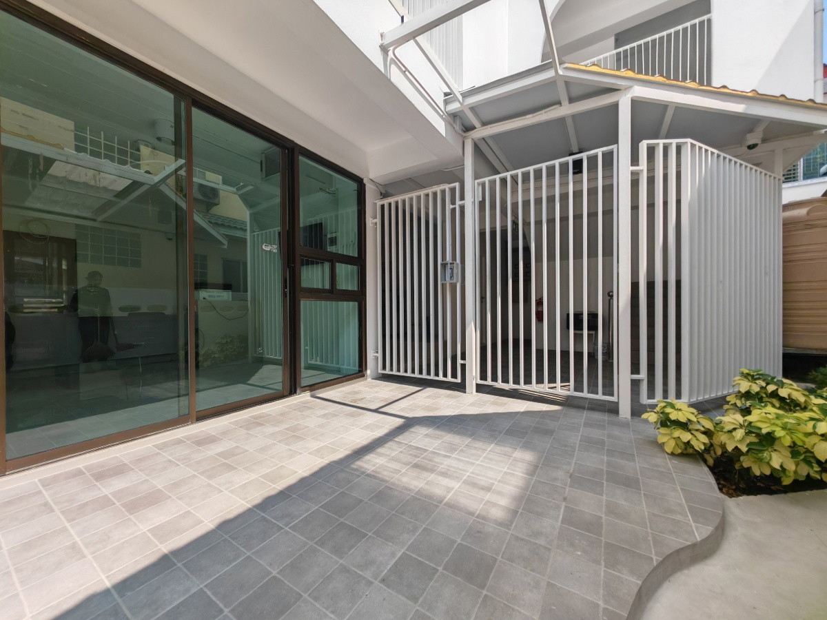 Condo — photo 2