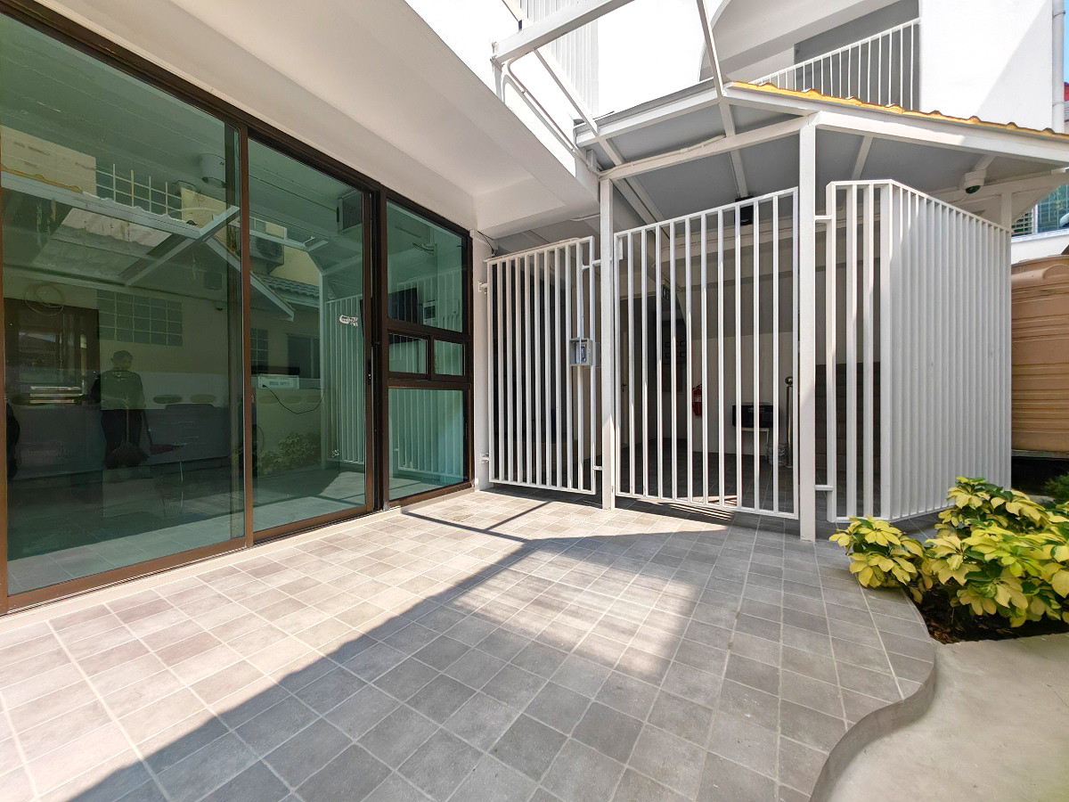 Pictures of RABBIT APARTMENT 2/12