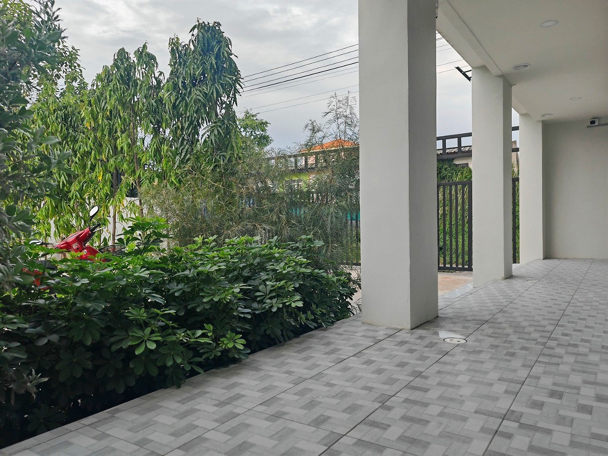 Pictures of IS AM ARE พยอม2 2/12