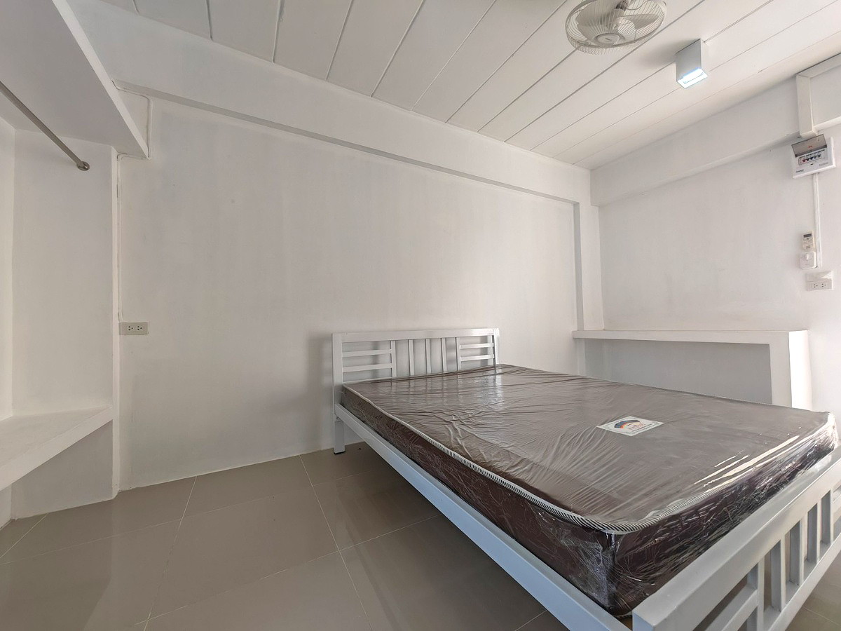 Pictures of RABBIT APARTMENT 8/12