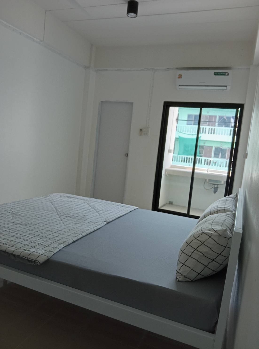Condo — photo 2