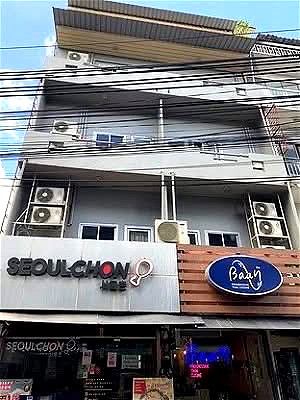 Pictures of B house 10/38