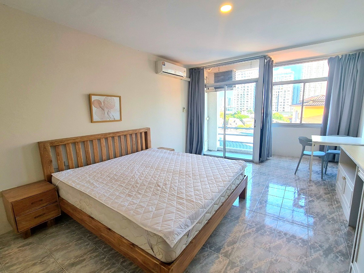 Pictures of Happy place tower 1/5