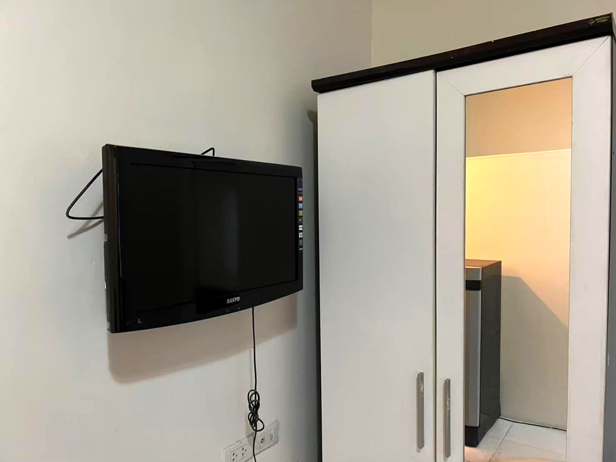 Pictures of B house 4/38