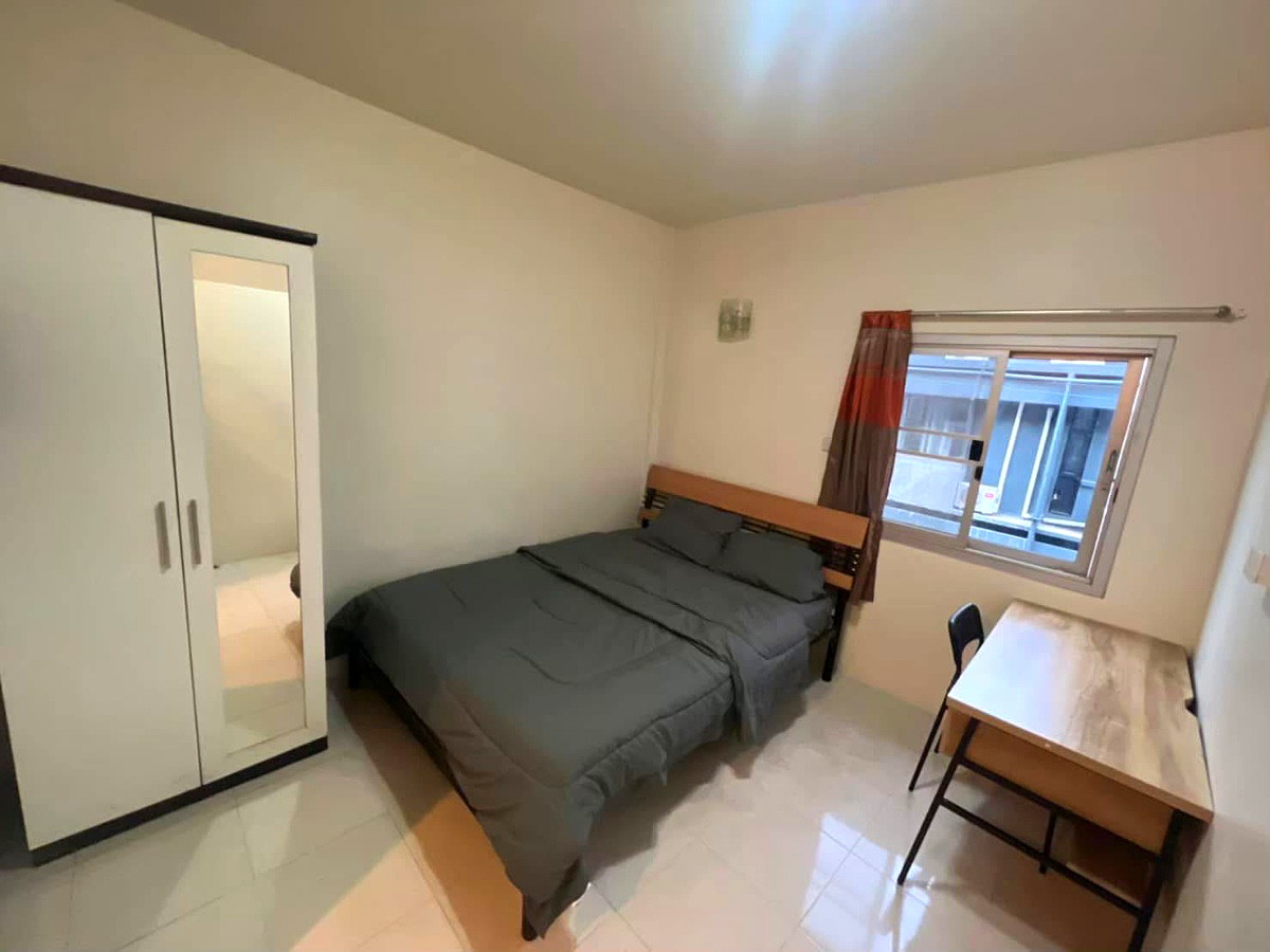 Pictures of B house 2/38