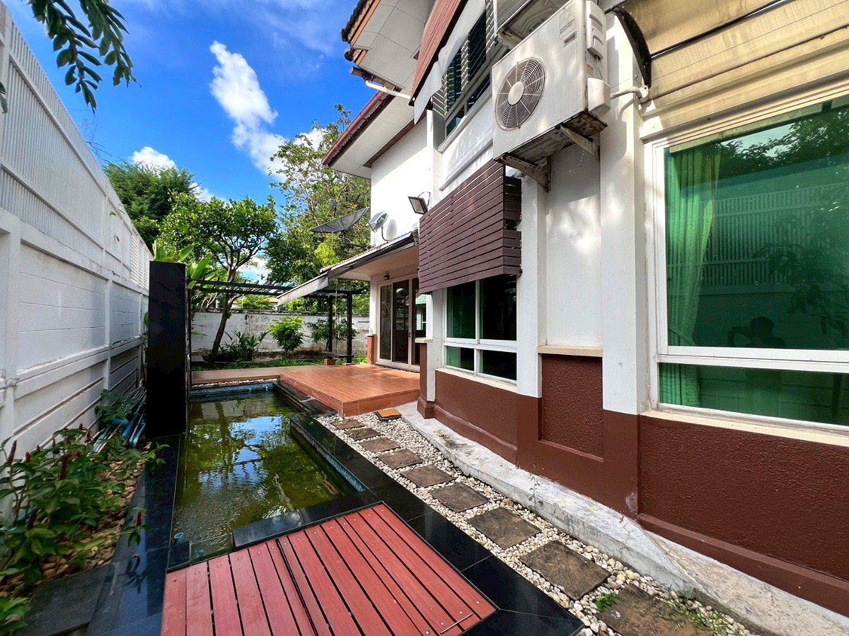 Pictures of Baan Lat Phrao Exclusive 8/80