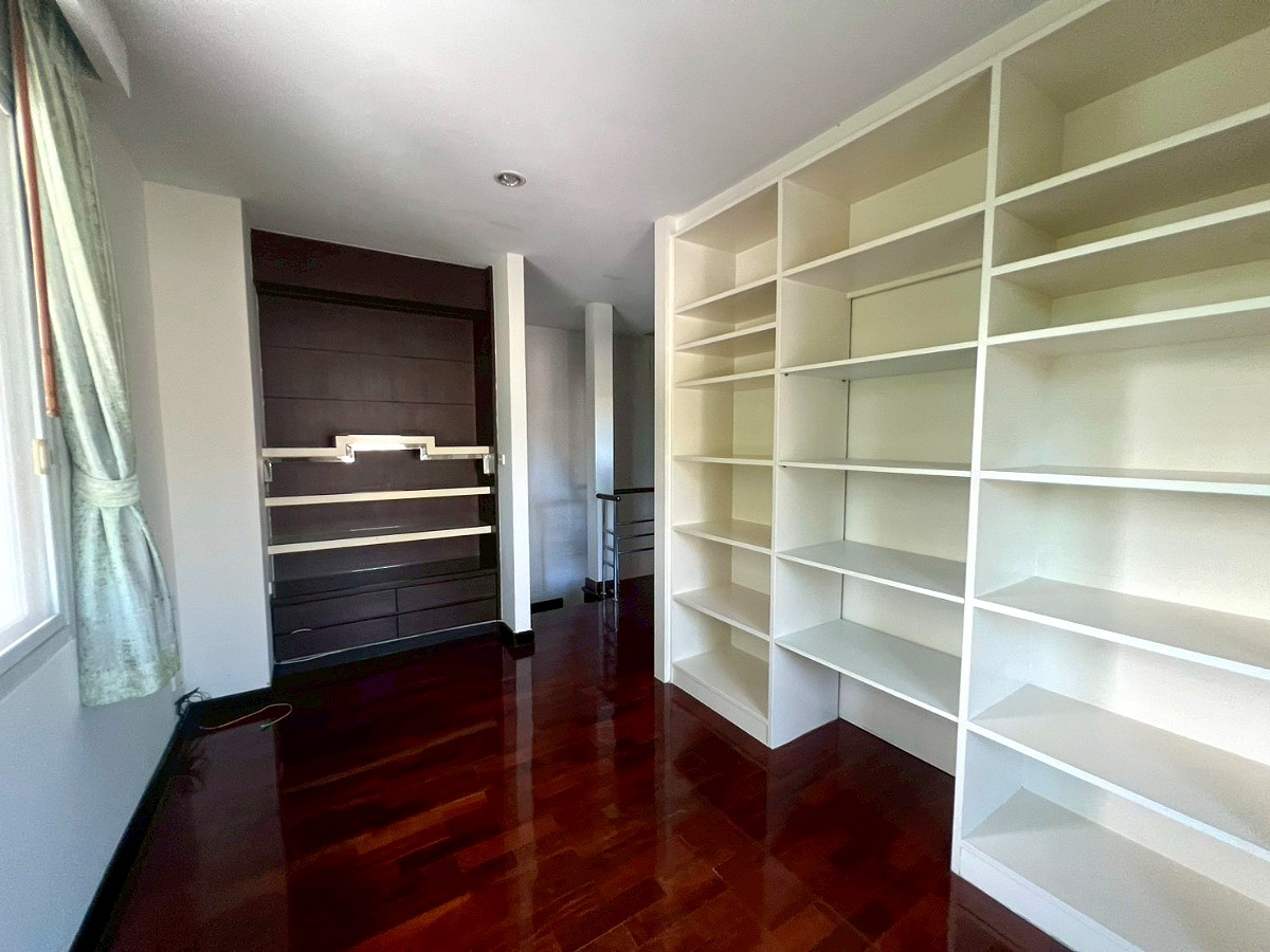 Pictures of Baan Lat Phrao Exclusive 52/80