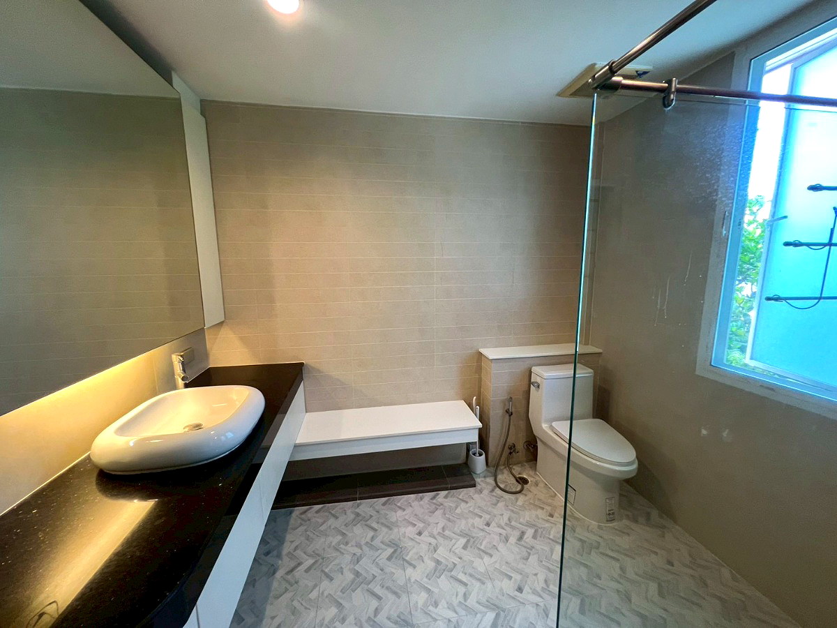 Pictures of Baan Lat Phrao Exclusive 29/80